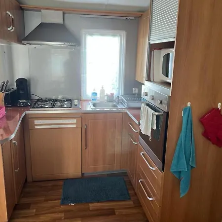 Mobilhome Familial Dans Village De - Fr-1-712-60 *